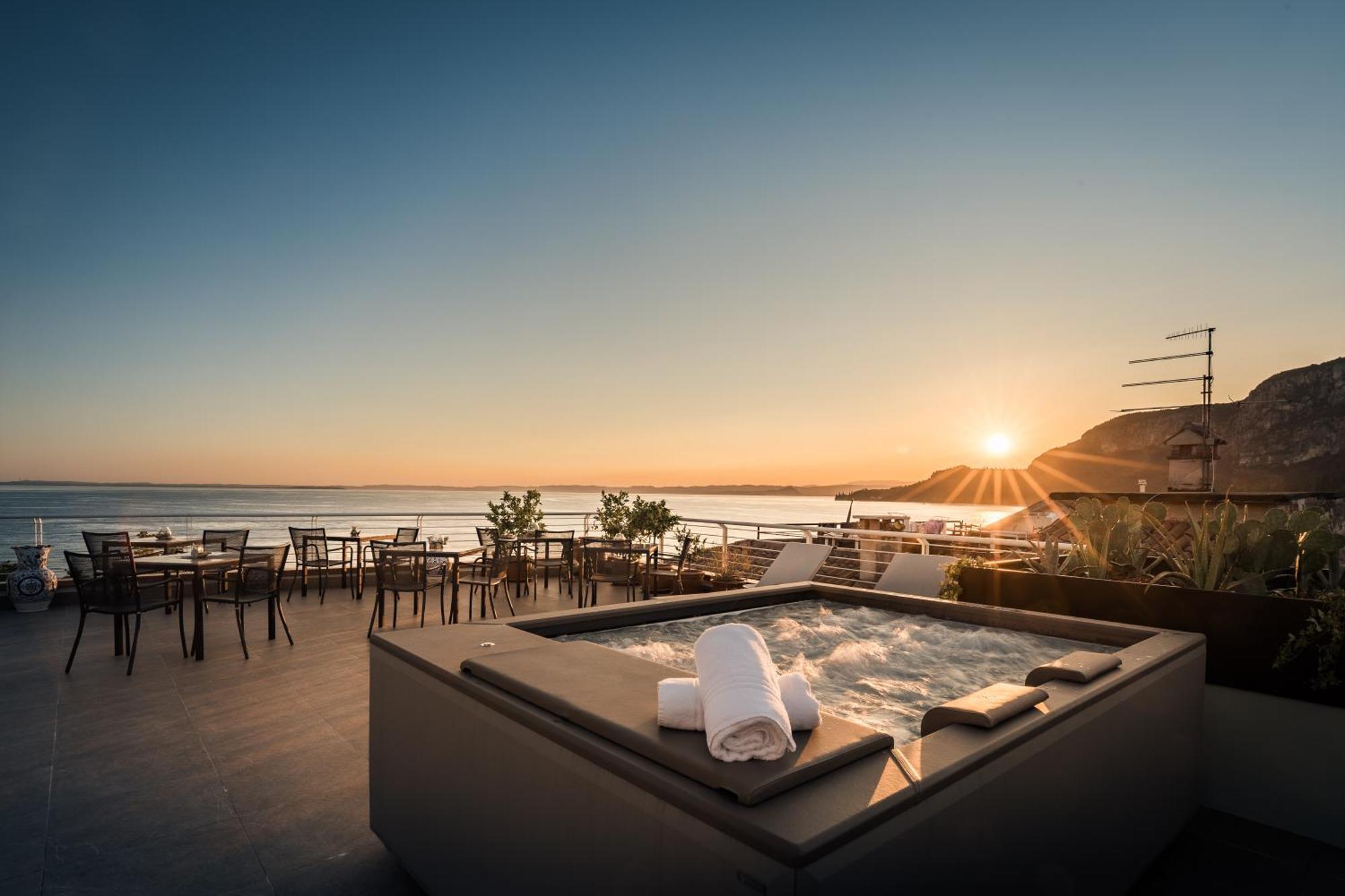 Hotel Giardinetto Garda  Luaran gambar